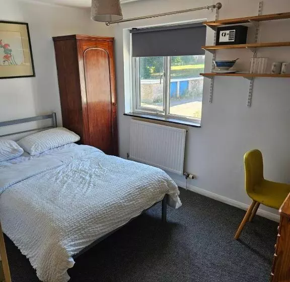 Majatalo Canterbury Central Guest House