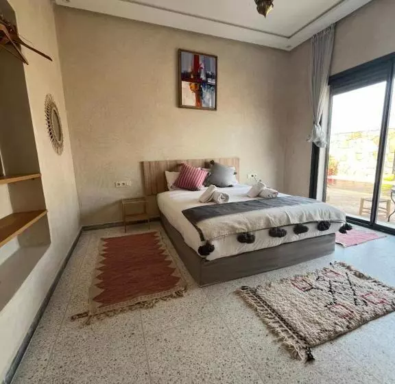 پانسیون The Ocean Surf Villa