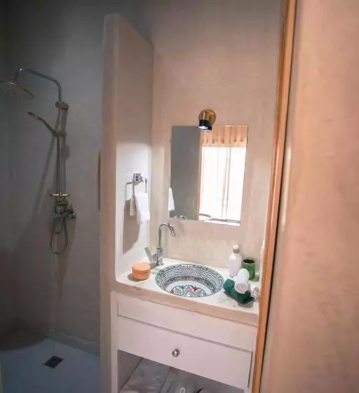 پانسیون The Ocean Surf Villa