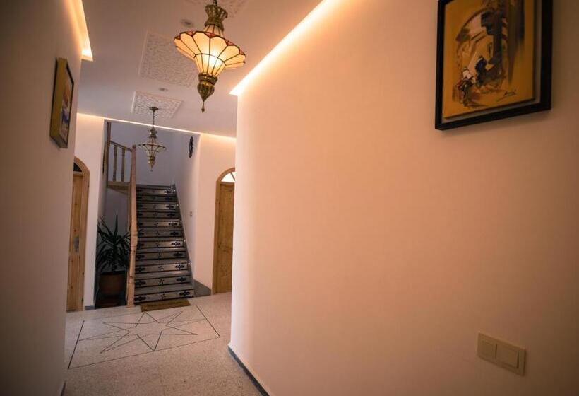 بنسيون The Ocean Surf Villa