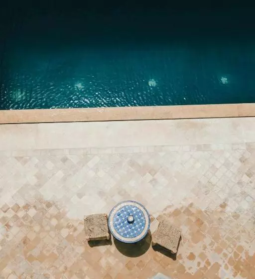 پانسیون The Ocean Surf Villa