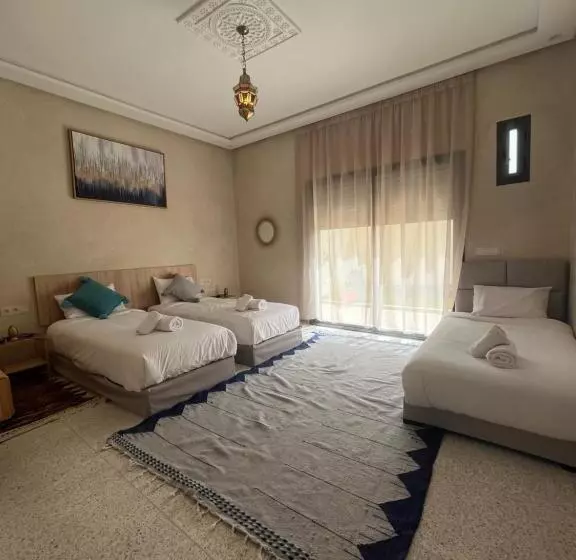 پانسیون The Ocean Surf Villa