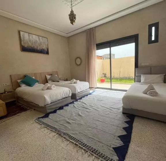 پانسیون The Ocean Surf Villa