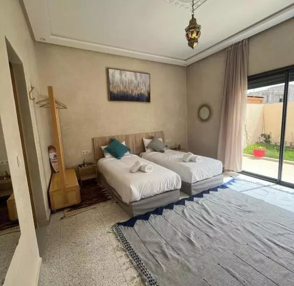 پانسیون The Ocean Surf Villa