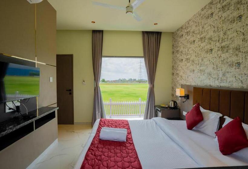 Stay Leisurely Pavillion By The Hills, Lonavala Stadium View Rooms