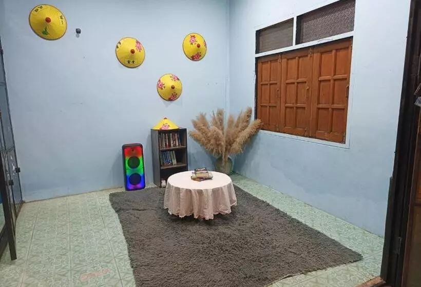 هاستل Paifah Bacpackers