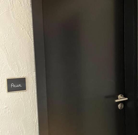 تختخواب و صبحانه Chez Béné