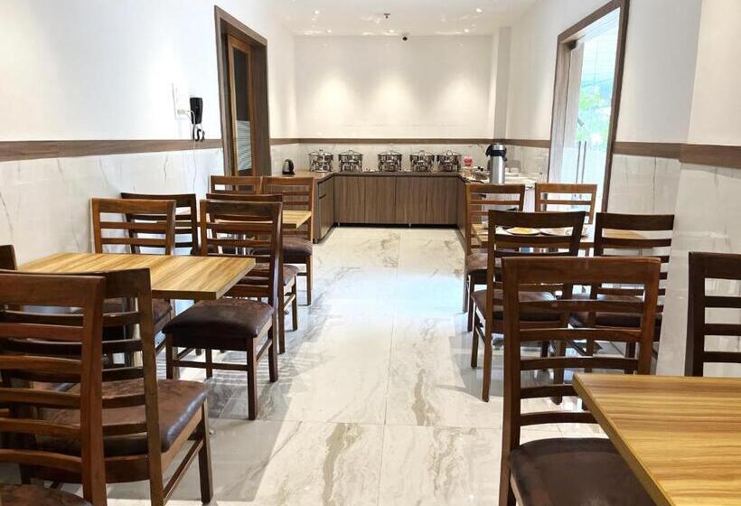 فندق Dhalia Club  Premium Thane