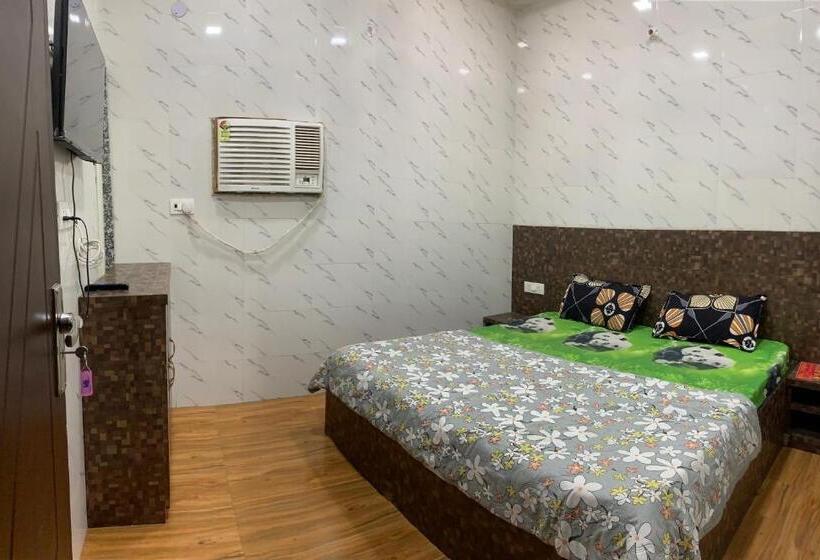 فندق Maa Gayatri Sadan