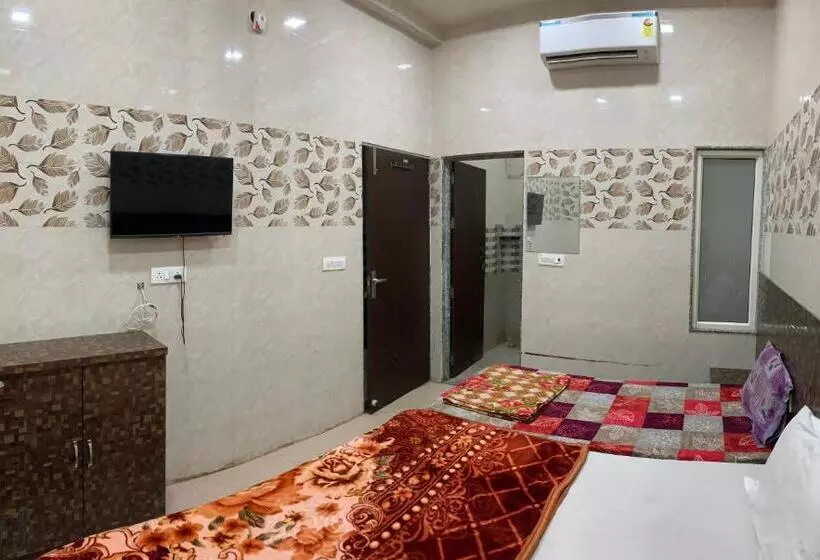 ホテル Maa Gayatri Sadan