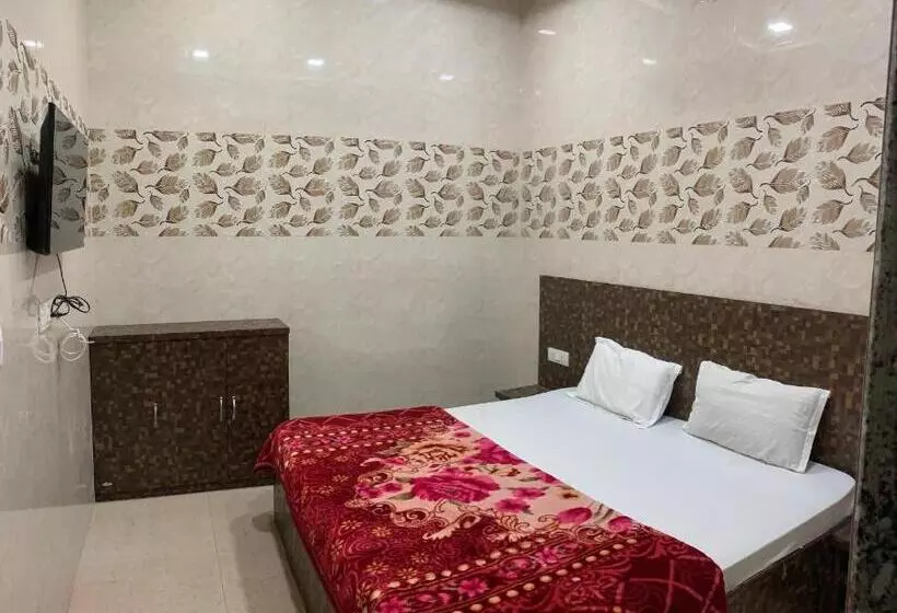 ホテル Maa Gayatri Sadan