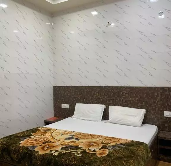 ホテル Maa Gayatri Sadan