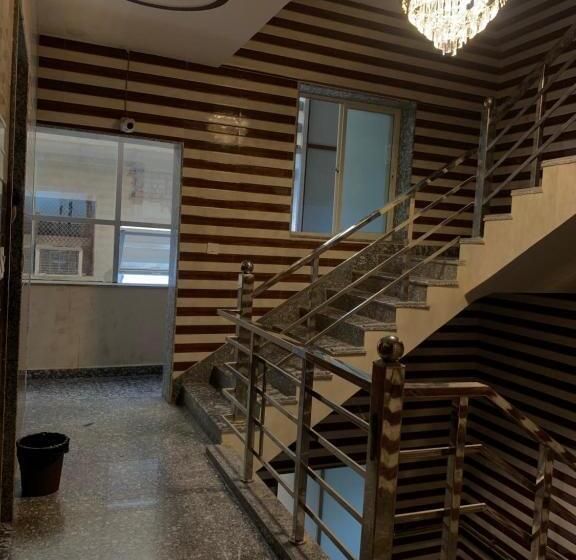 فندق Maa Gayatri Sadan