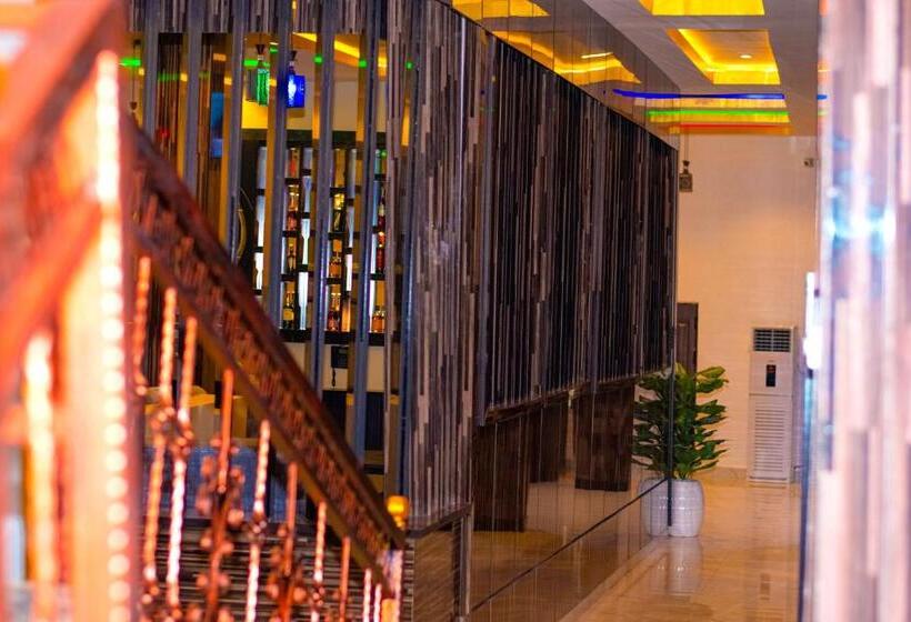 בית מלון כפרי Peniel Suites Ogidi