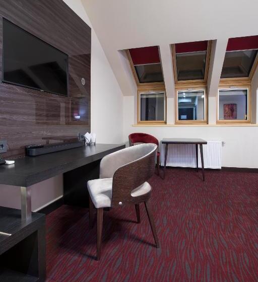 בית מלון כפרי The Fifth Floor By Old Town