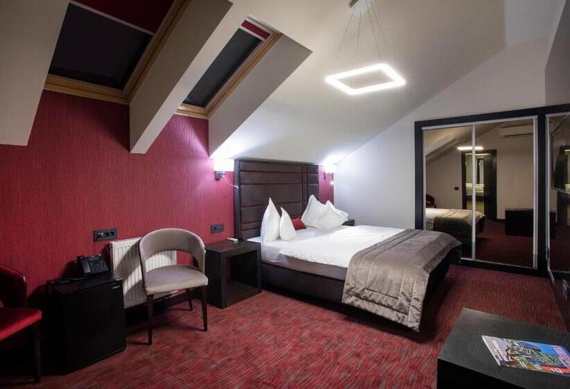 בית מלון כפרי The Fifth Floor By Old Town