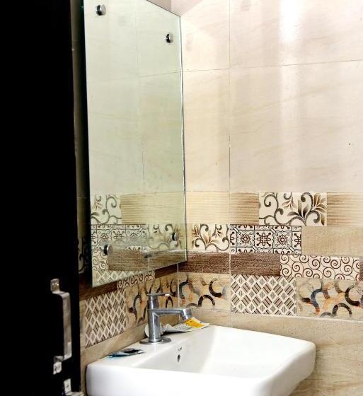 בית מלון כפרי The Royal