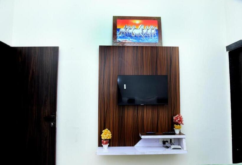 בית מלון כפרי The Royal