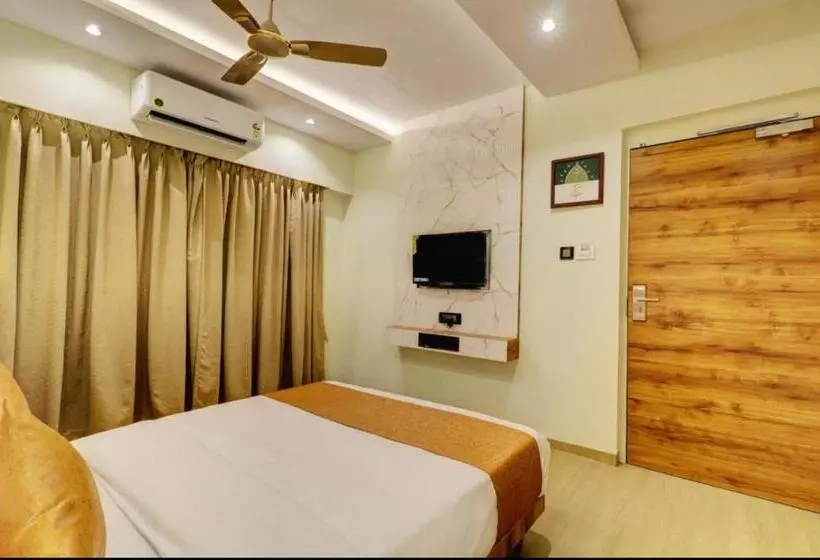 Hotelli Vrindavan Central   Only Families