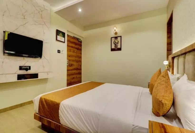 Hotelli Vrindavan Central   Only Families