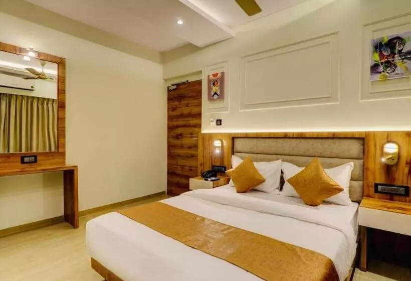 Hotelli Vrindavan Central   Only Families