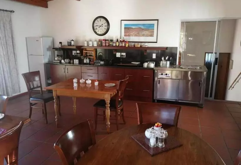 ペンション Desert Rose Guesthouse