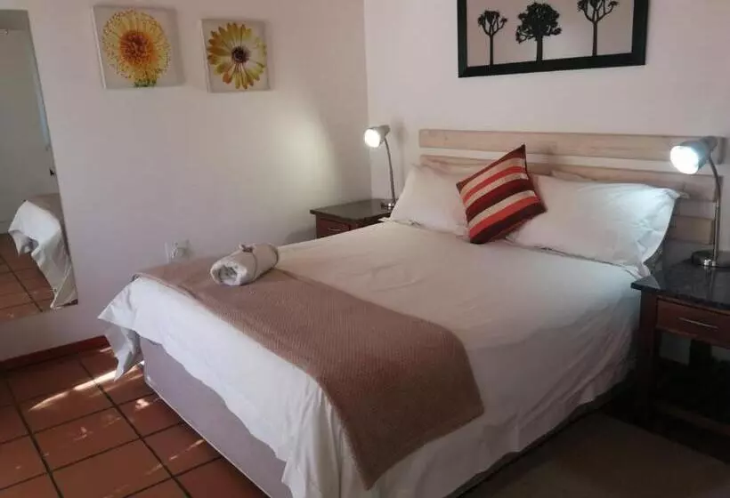 ペンション Desert Rose Guesthouse