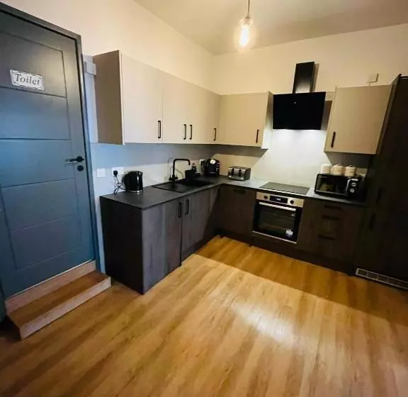 پانسیون Kilburn Guest Rooms 167