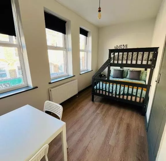 پانسیون Kilburn Guest Rooms 167