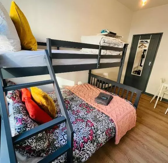 پانسیون Kilburn Guest Rooms 167