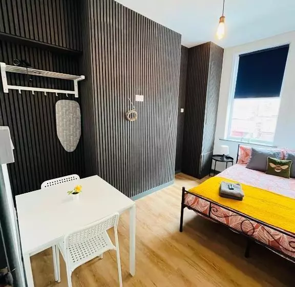 پانسیون Kilburn Guest Rooms 167