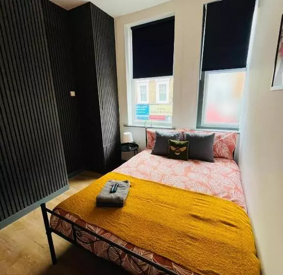 پانسیون Kilburn Guest Rooms 167