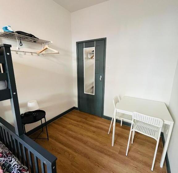 پانسیون Kilburn Guest Rooms 167