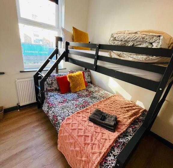 پانسیون Kilburn Guest Rooms 167