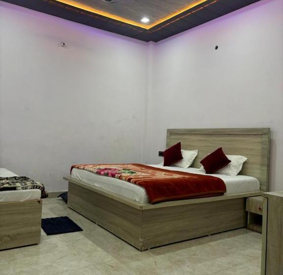 Pensió Kunj Bihari Dham Vrindavan Burja