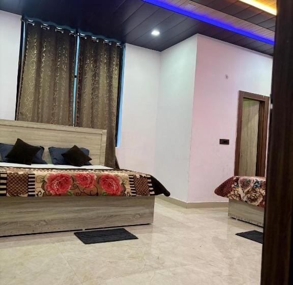 Pensió Kunj Bihari Dham Vrindavan Burja