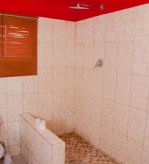 پانسیون Ngami Gates Boutique Guest House