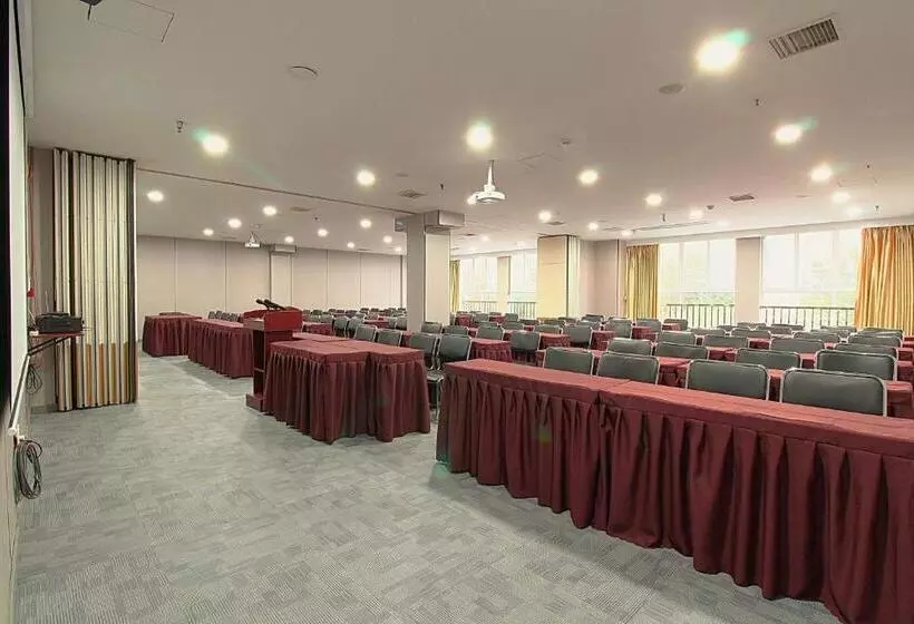 怡佳商务酒店