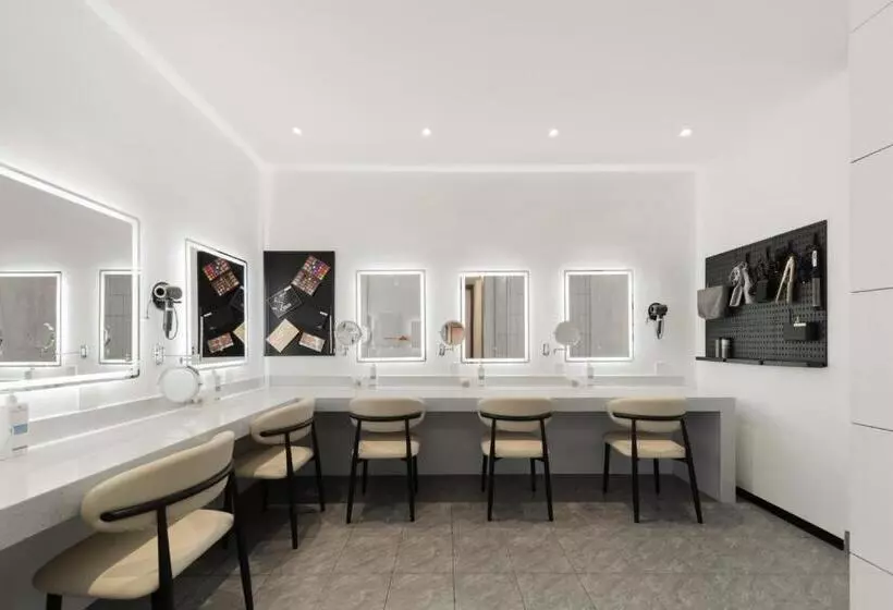 هاستل 吃山02救赎青年旅店