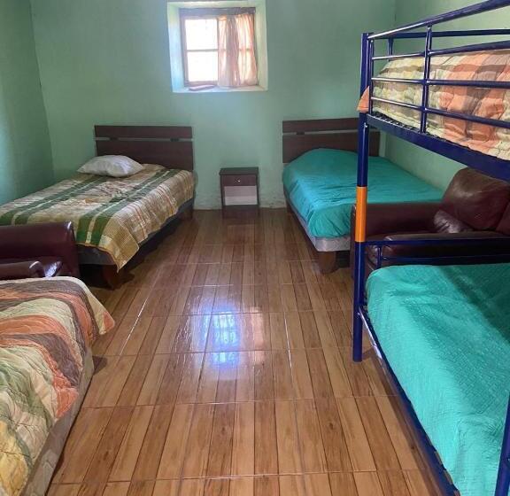 هاستل Estancia Luza