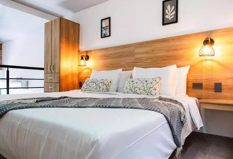 Central Suites By H&r