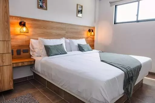 Central Suites By H&r