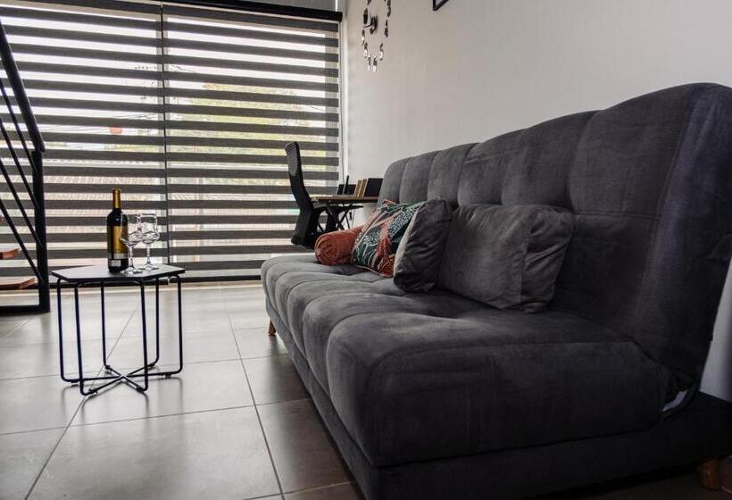 Central Suites By H&r