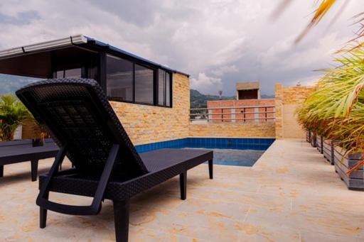 Central Suites By H&r