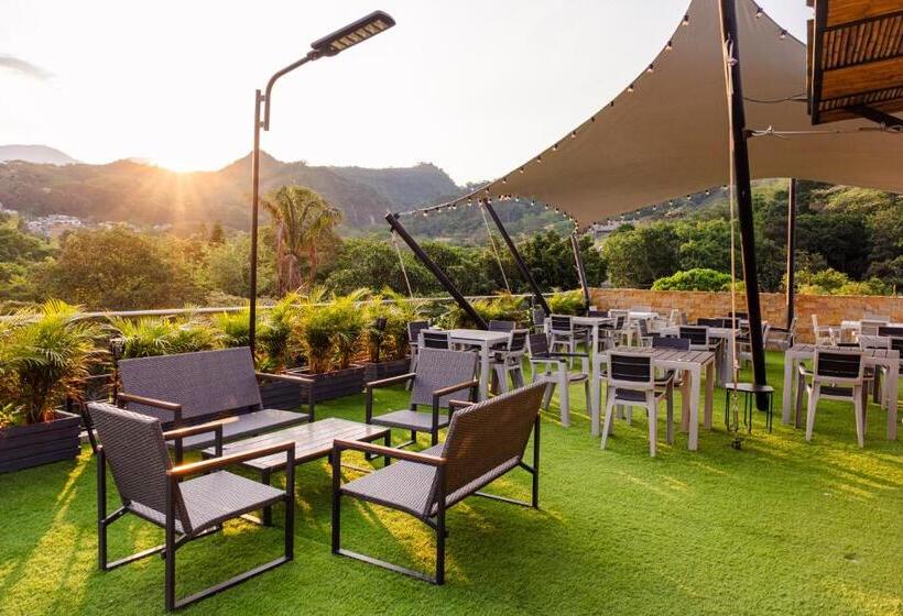 Central Suites By H&r