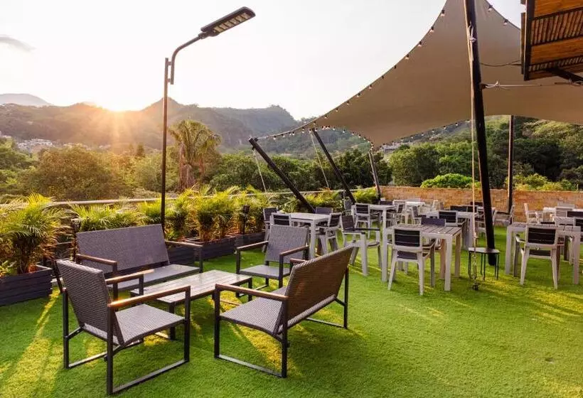 Central Suites By H&r