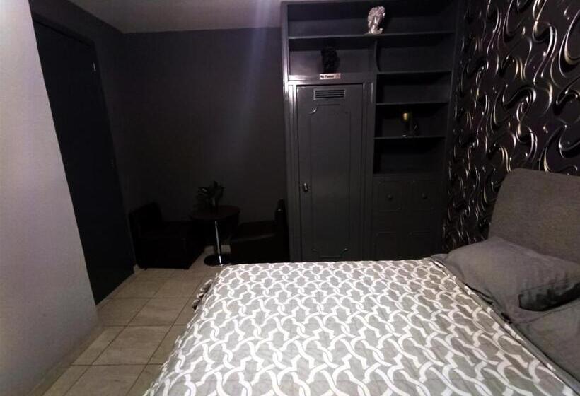 هتل کپسول Front Vista