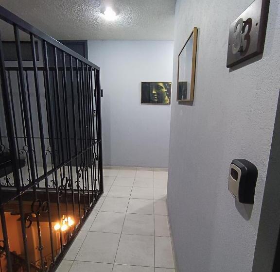 هتل کپسول Front Vista