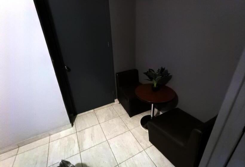 هتل کپسول Front Vista