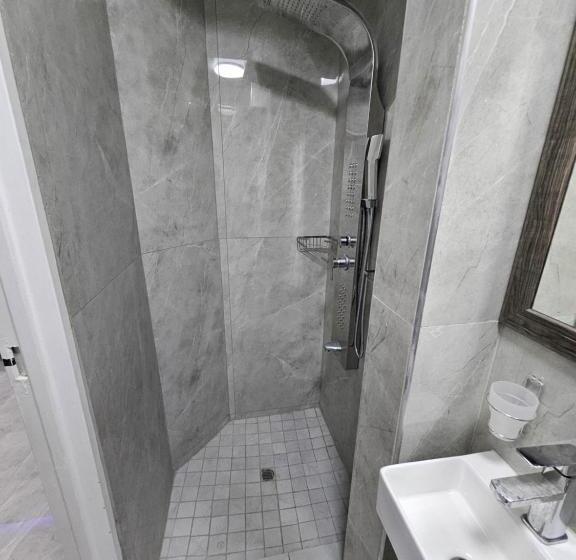 בית מלון כפרי Oceanic 88 North Beach Durban